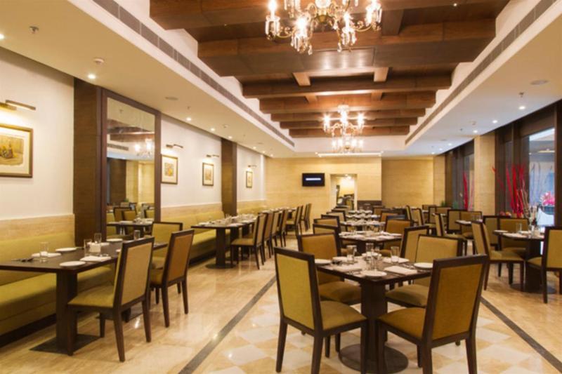 Leisure Inn Grand Chanakya Джапур Экстерьер фото